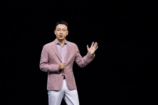 搭搭网 哲学视野下的技术叙事：荣耀重构科技产业价值体系